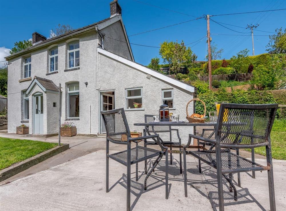 Sitting-out-area at Felin Cottage in Knighton, Powys