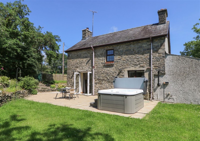 Outside (photo 2) at Felin Gogoyan, Llanddewi-Brefi