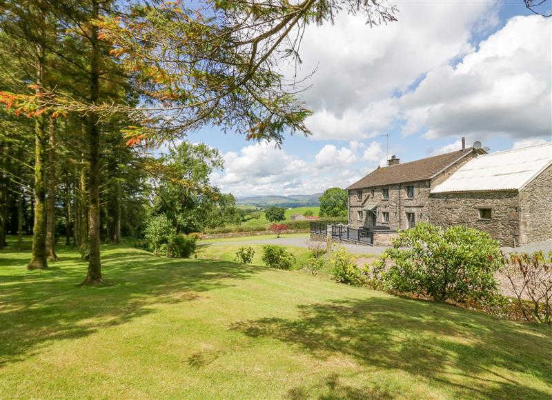 The setting around Fell View House