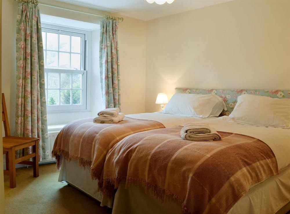 Charming twin bedroom with en-suite with shower room at Fellmere (Deluxe) in Ambleside, Cumbria