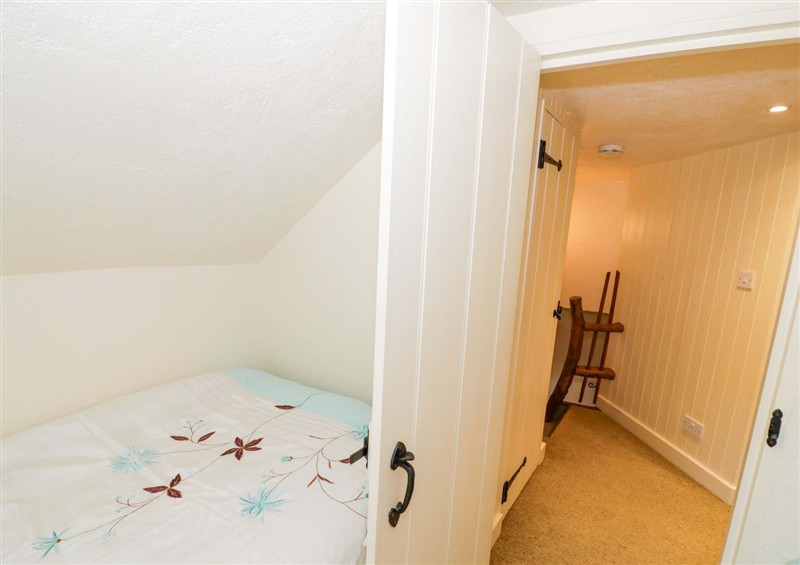 Bedroom (photo 2) at Fern Cottage, Cofton Hackett