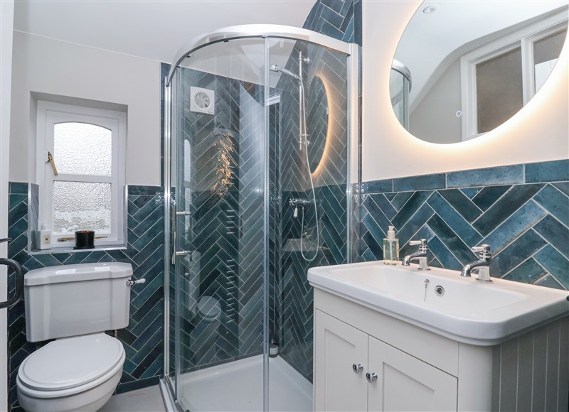 The bathroom at Fern Cottage, North Dalton near Great Driffield