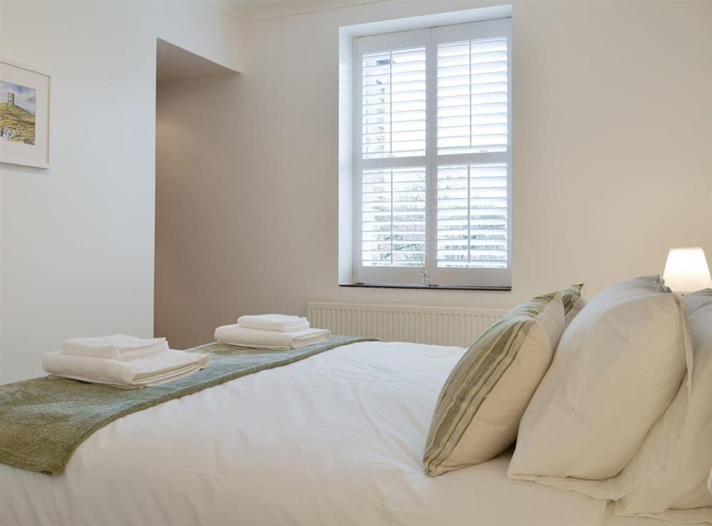 Comfortable super kingsize bedroom with en-suite at Fern Spree in Buxton, Derbyshire