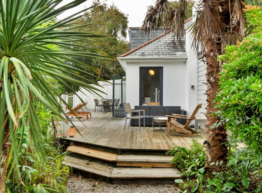 Exterior at Fernbank House in Bodinnick, Cornwall