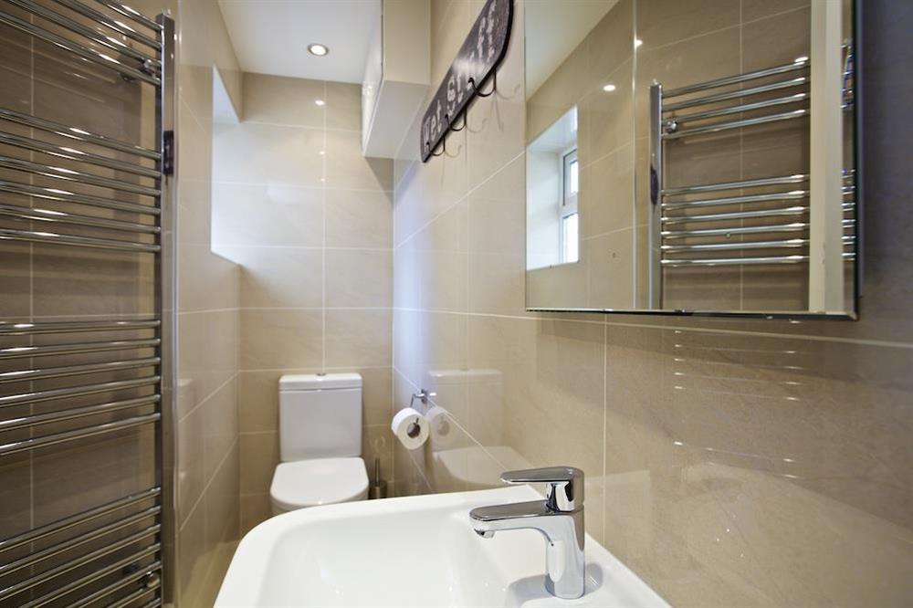 Ground floor shower room (photo 2) at Ferryside in East Portlemouth, Salcombe