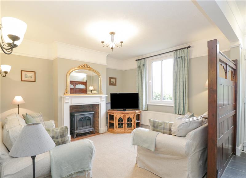 Relax in the living area at Fiddlers Pit Cottage, Malvern