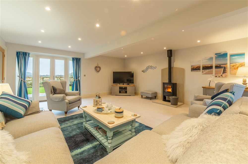 Sumptuous sitting room at Field Corner, Docking