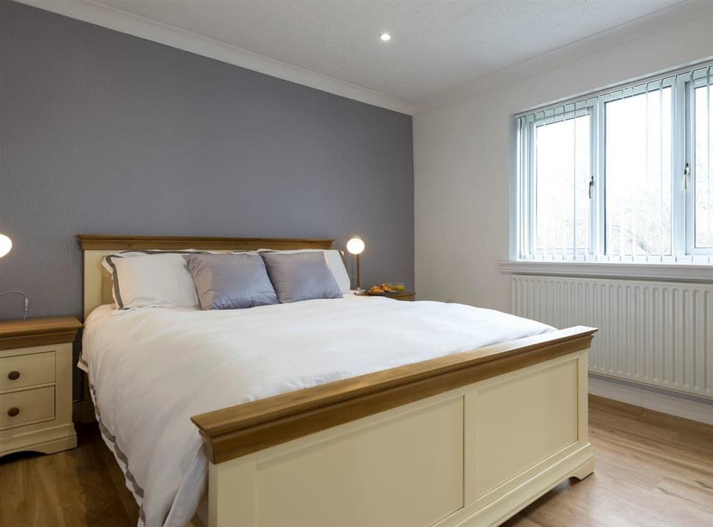 Spacious bedroom with kingsize bed at Field View in Skegness, Lincolnshire