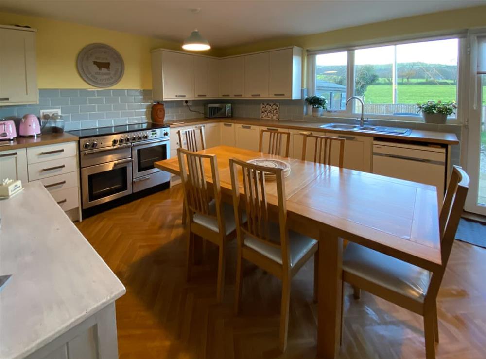 Kitchen/diner at Field View in Ventnor, Isle of Wight