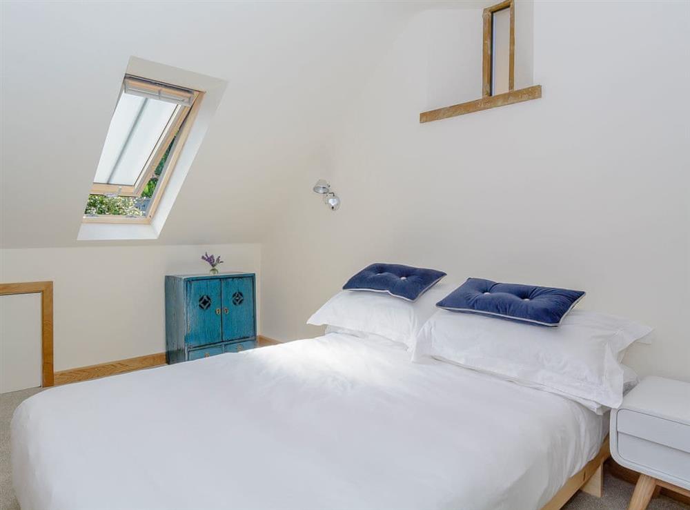 Comfortable double bedroom at Finch Cottage in Fernborough, near Banbury, Warwickshire