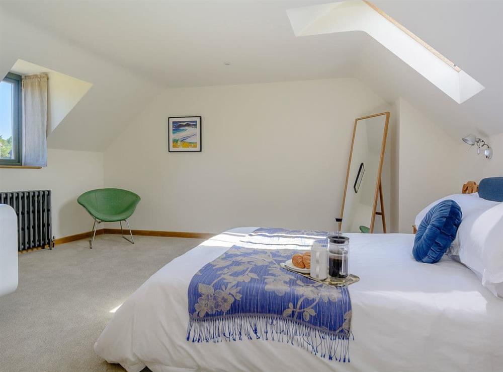 Spacious double bedroom (photo 3) at Finch Cottage in Fernborough, near Banbury, Warwickshire