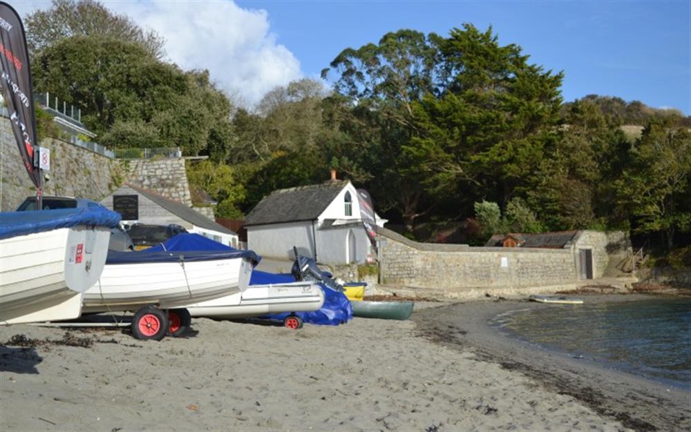 Visit Helford Passage for the beach, the Ferry Boat Inn or the foot ferry across to Helford Village. at Finders, 87 Keeper's Cottage in Maenporth