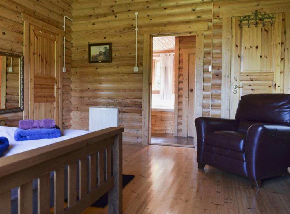 Double bedroom (photo 2) at Fingask Log Cabin in Perth, Perthshire