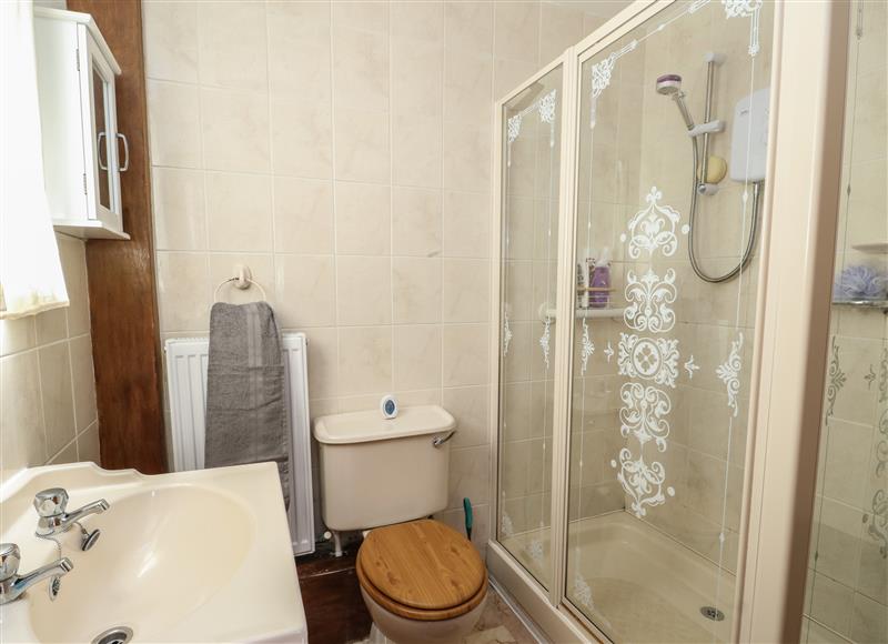 Bathroom at Finnisterre, Holyhead