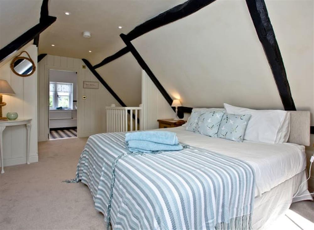 Wonderful bedroom with en-suite at Firestone Lodge in , Wootton