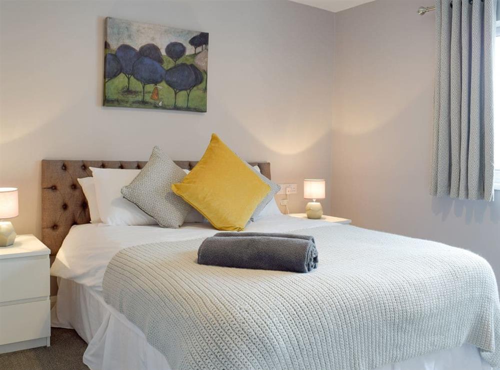 Relaxing double bedroom at Oak Cottage, 