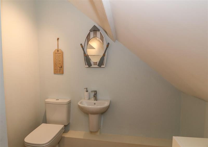 This is the bathroom (photo 3) at Fishermans Cottage, Malltraeth