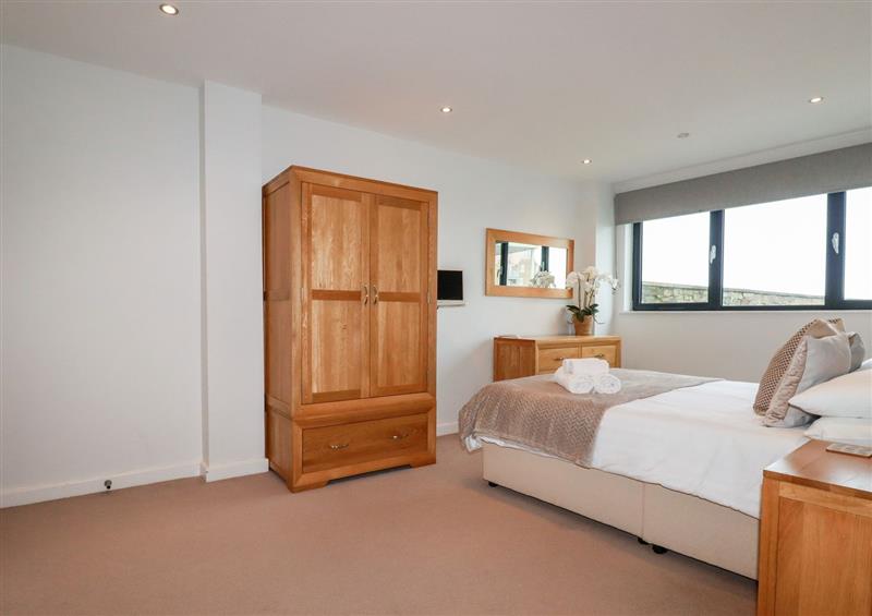 One of the 2 bedrooms at Fistral Pearl, Newquay
