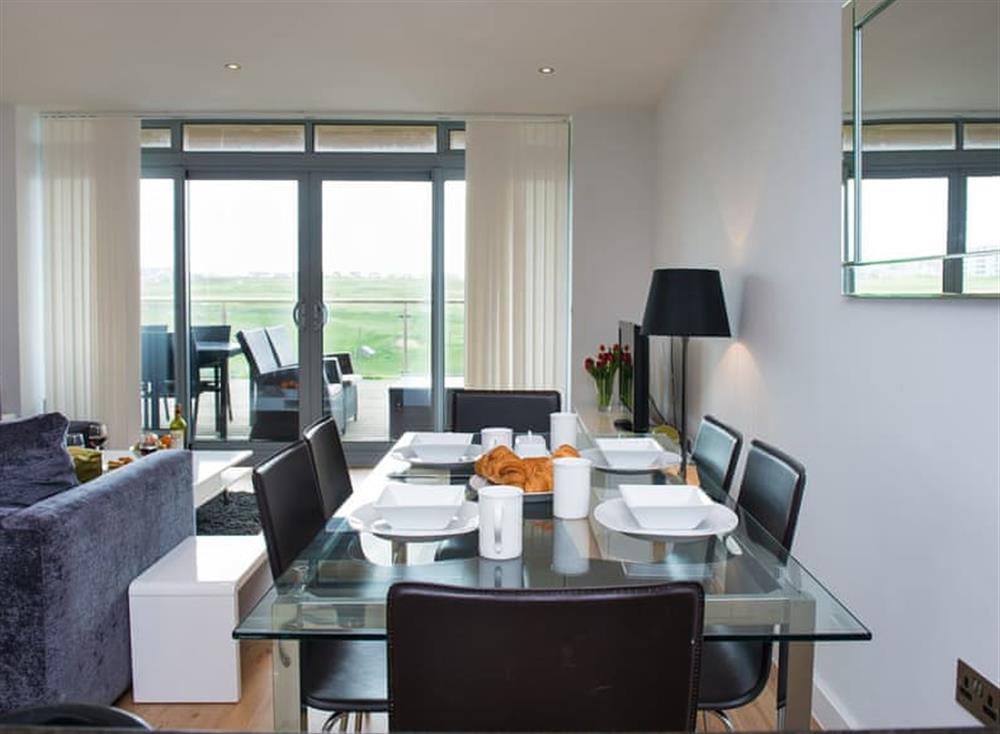 Dining Area at Fistral View in 3 Cribbar, Newquay
