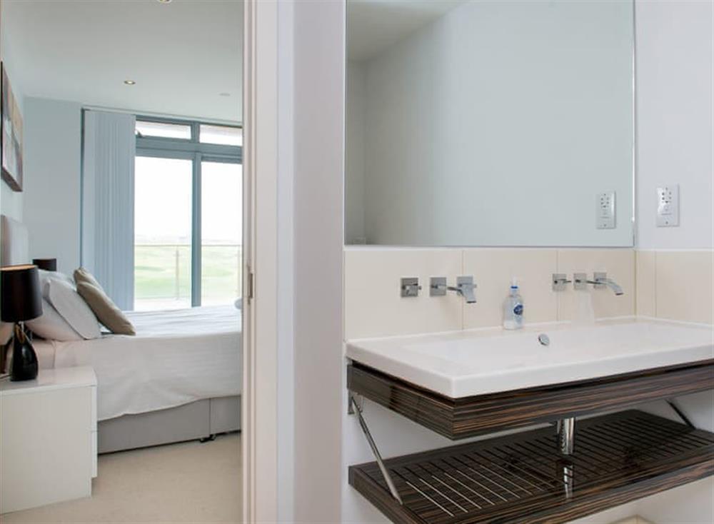 En-suite at Fistral View in 3 Cribbar, Newquay