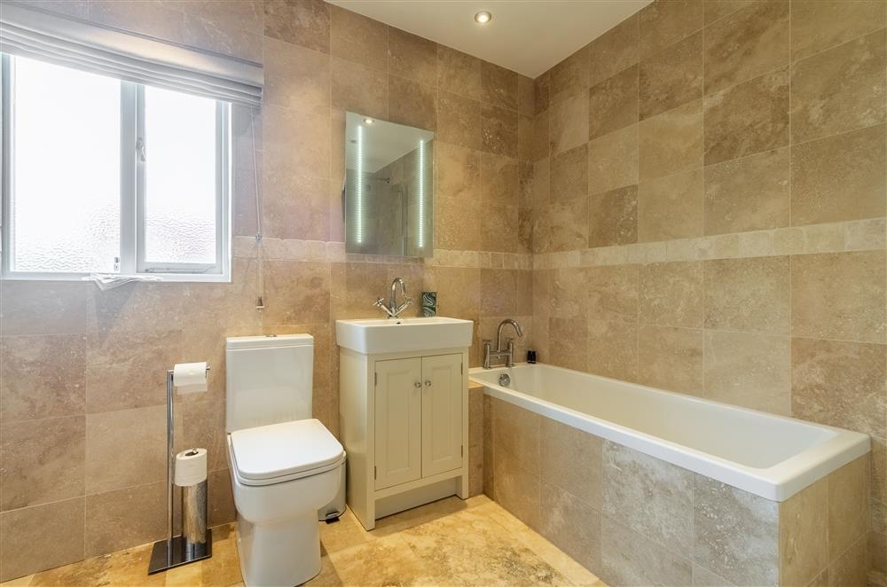 En-suite to master bedroom at Five Acres, Boltby