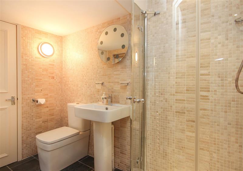 The bathroom at Flat 1, 32 Newcomen Road, Dartmouth