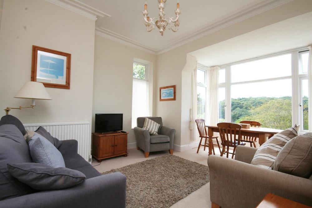 Lounge with seating for up to four at Flat 1 Hazeldene in Sandhills Road, Salcombe