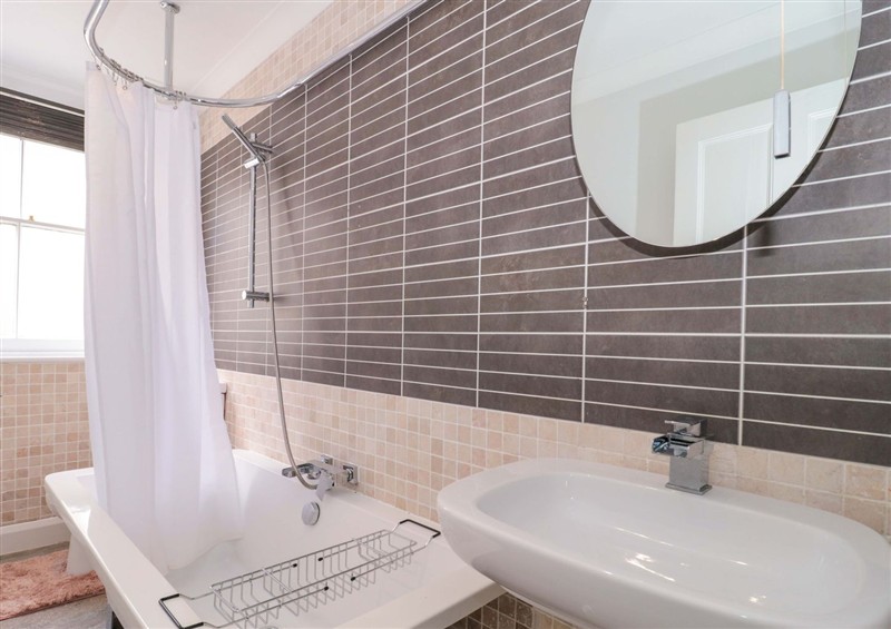 The bathroom at Flat 2 Battledown Grange, Cheltenham