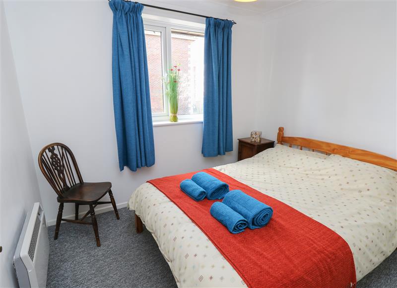 One of the 2 bedrooms (photo 2) at Flat 2, Clifton Gardens, Southampton
