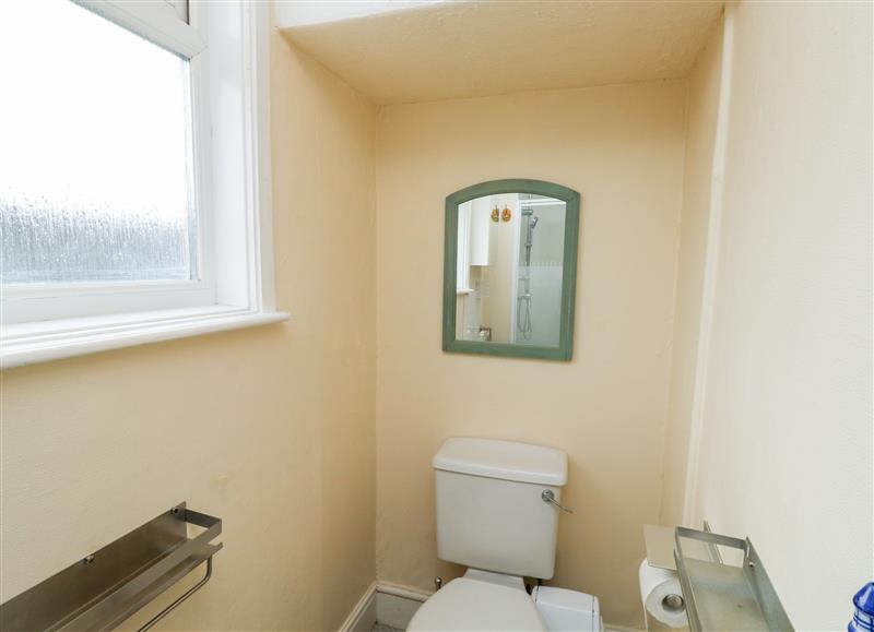 This is the bathroom at Flat 2, Teignmouth