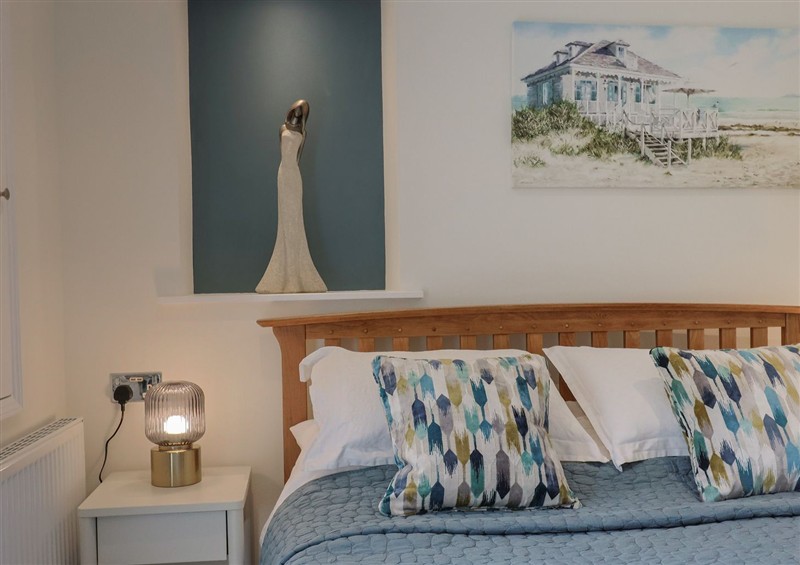 One of the 2 bedrooms at Flat 2 The Cedars, Lyme Regis