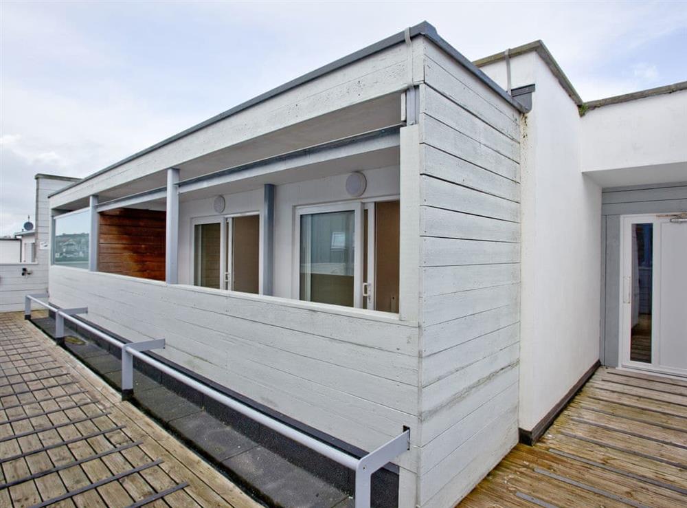 Roof top decked area at Flat 25, Crest Court in Newquay, Cornwall
