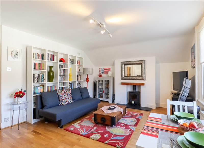 Enjoy the living room at Flat 3, 34 Grove Hill Road, Royal Tunbridge Wells