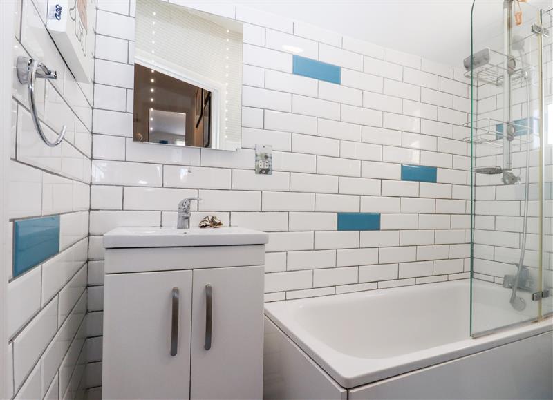 The bathroom at Flat 3, 34 Grove Hill Road, Royal Tunbridge Wells