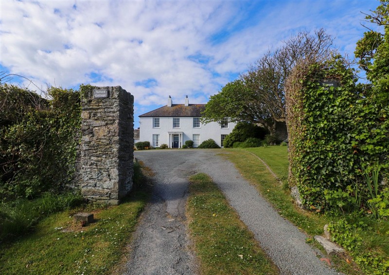 This is the garden at Flat 3, Trearddur Bay