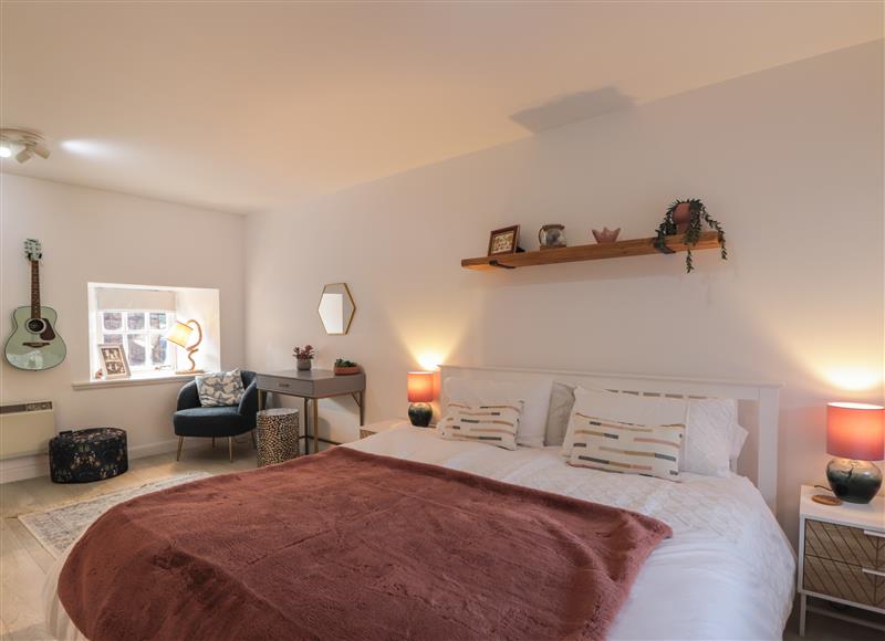 One of the bedrooms (photo 2) at Flat 4, The Byre, Cromarty