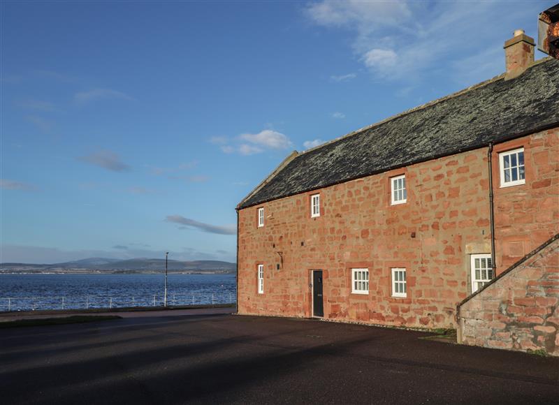 The setting at Flat 4, The Byre, Cromarty