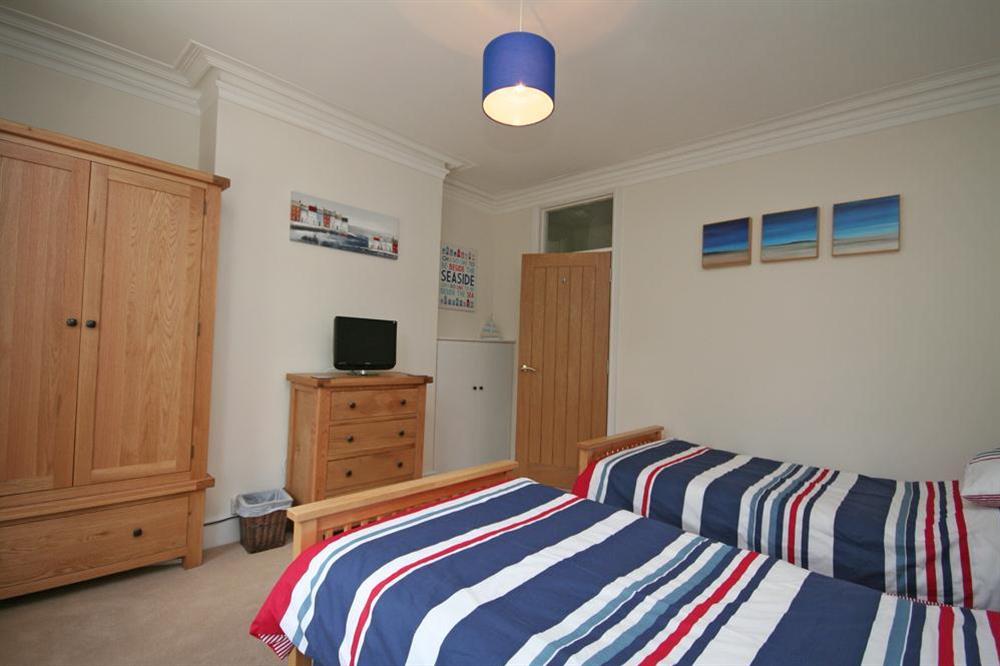 Twin bedroom (photo 2) at Flat 6 Glenthorne House in Devon Road, Salcombe