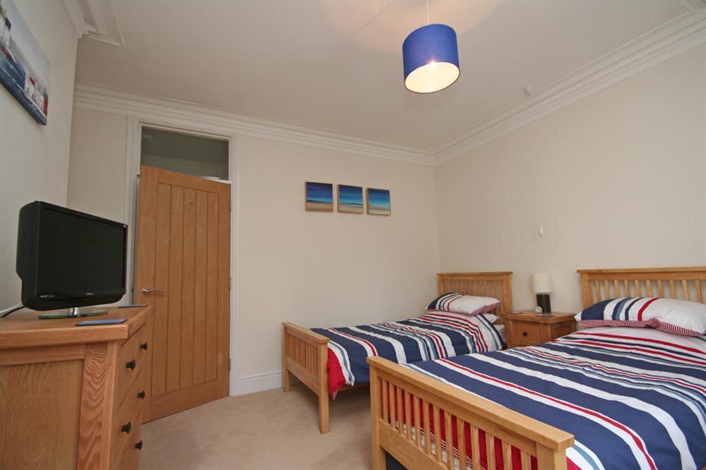 Twin bedroom at Flat 6 Glenthorne House in Devon Road, Salcombe