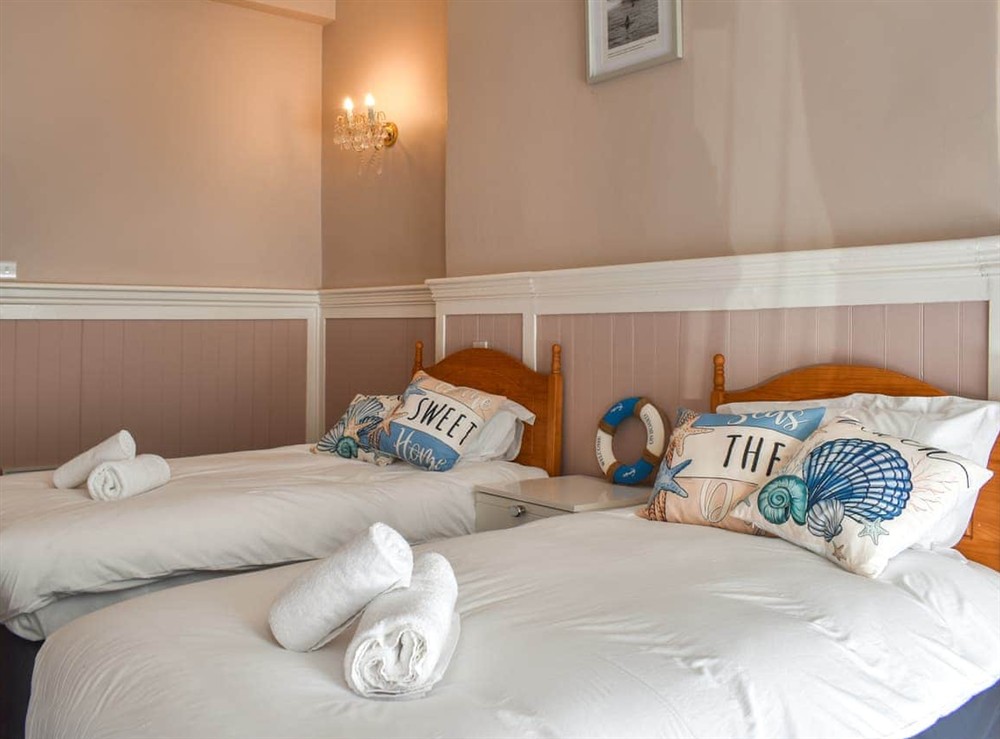 Twin bedroom (photo 2) at Flat 7 Clifton House in Ilfracombe, Devon