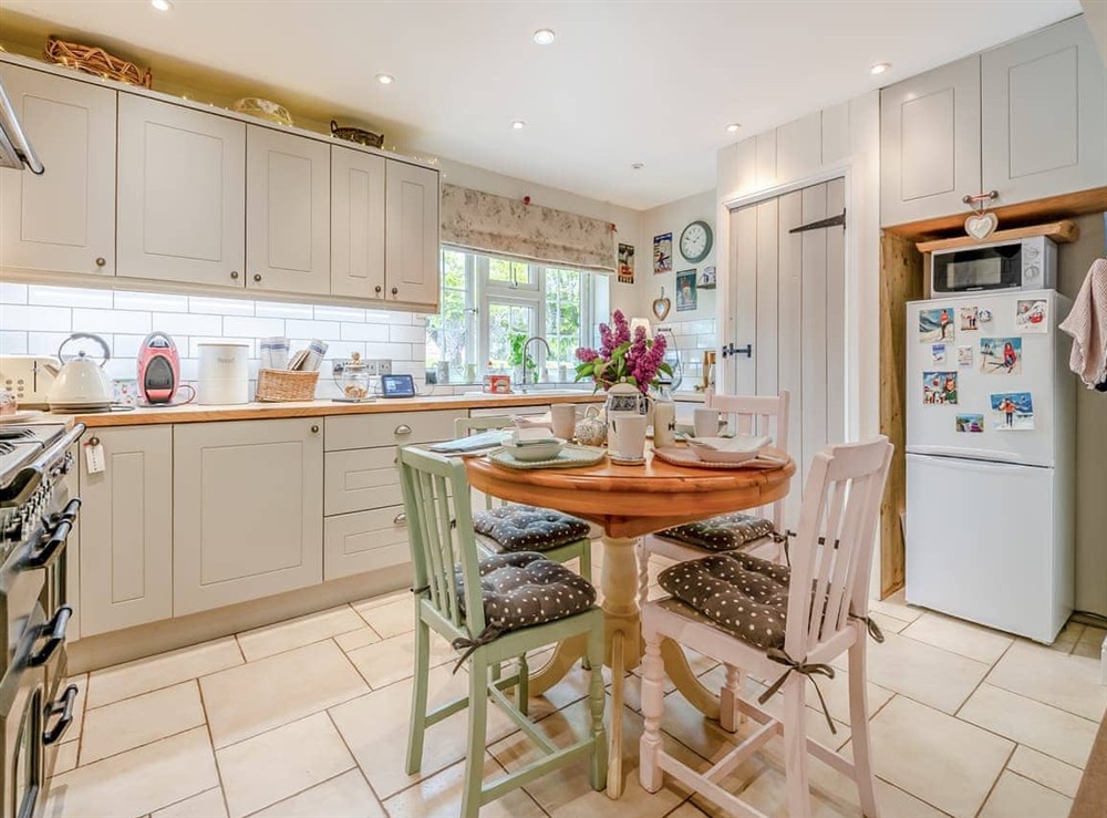 Kitchen/diner (photo 2) at Florence Cottage in Sturminster Newton, near Dorset, England