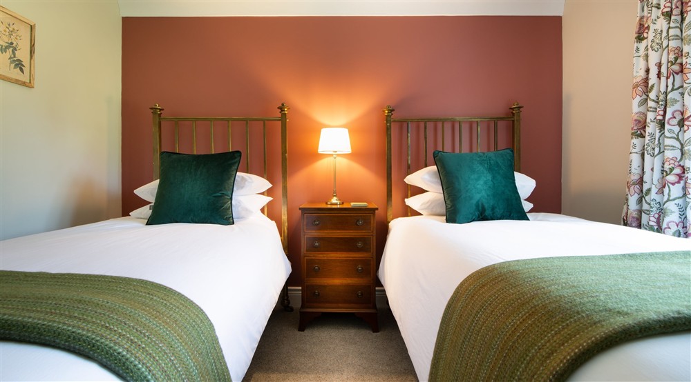 Twin bedroom