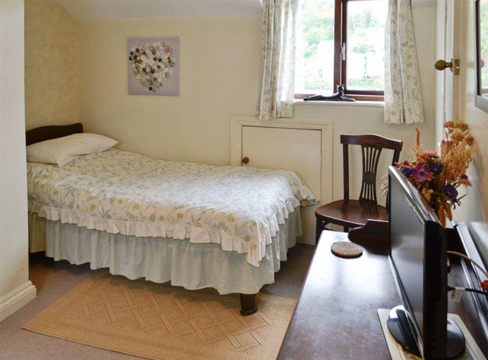 Twin bedroom at Florin Cottage in Lerryn, Cornwall., Great Britain