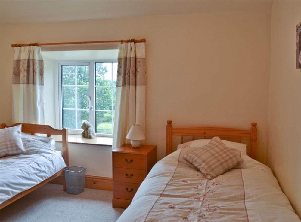 Twin bedroom at Flowery Bank in Broughton, near Malton, North Yorkshire
