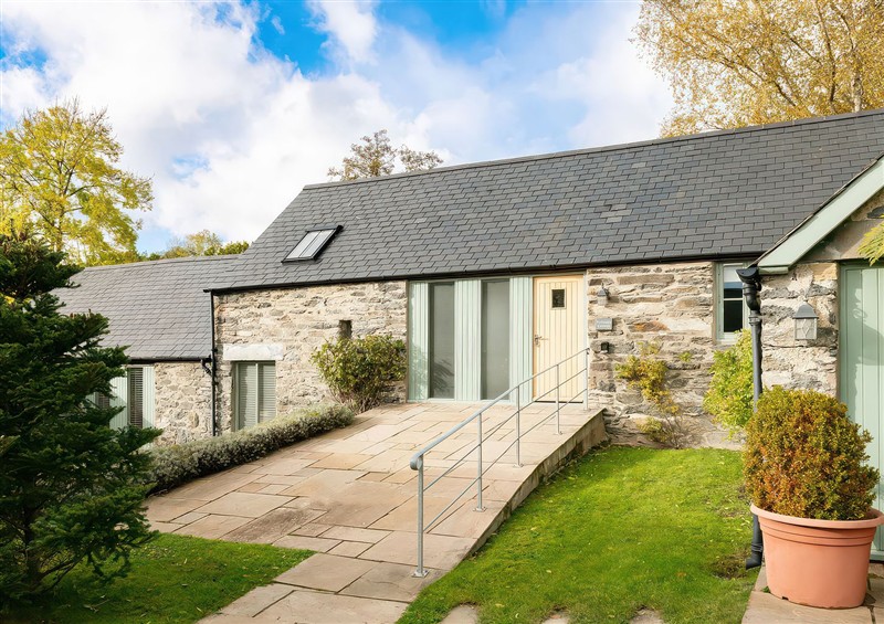 The setting at Flyfishers Cottage, Llandrillo