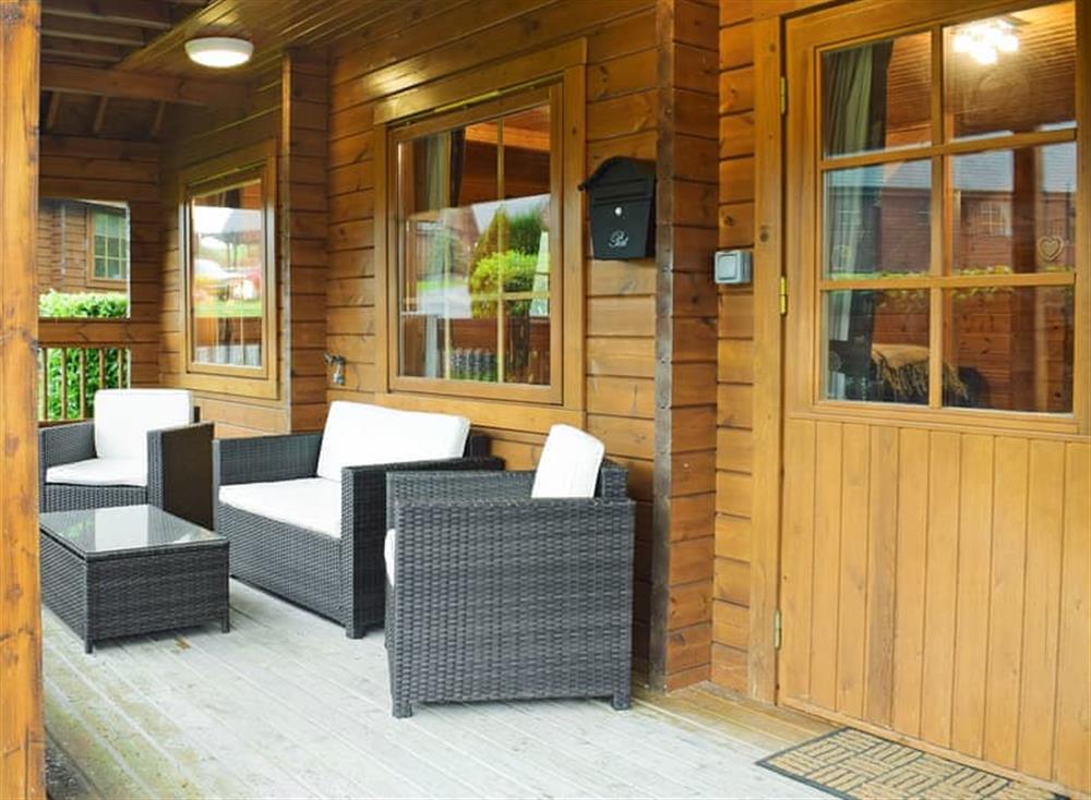Inviting sitting-out-area at Flynns Lodge in Llanbedr, near Harlech, Gwynedd