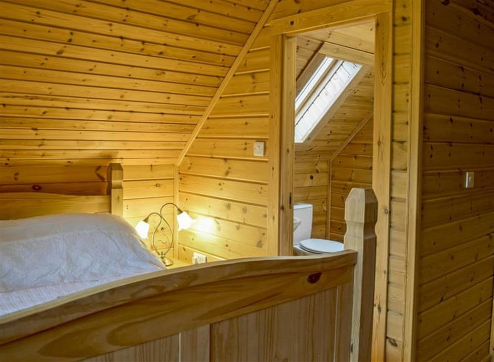 Relaxing double bedroom with en-suite (photo 2) at Flynns Lodge in Llanbedr, near Harlech, Gwynedd