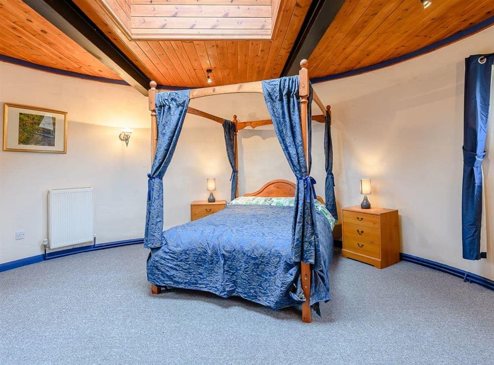 Four Poster bedroom (photo 2) at Fodderston Mill in Shouldham Thorpe, near Kings Lynn, Norfolk