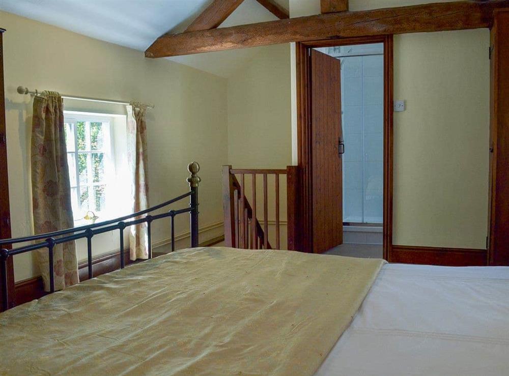 Peaceful en-suite double bedroom (photo 2) at Burdett’s Cottage, 