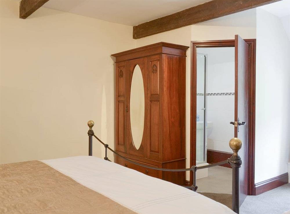 Spacious en-suite double bedroom at Foremark Threshing Barn, 
